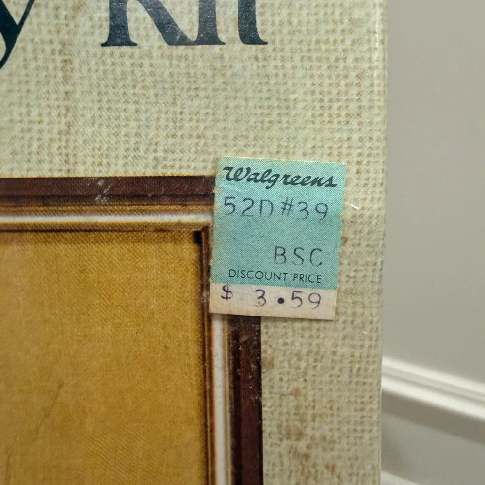 VINTAGE Embroidery Kit NWT with Colorful Birds Design - Picture 2 of 6